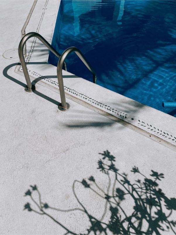 moquette pierre piscine